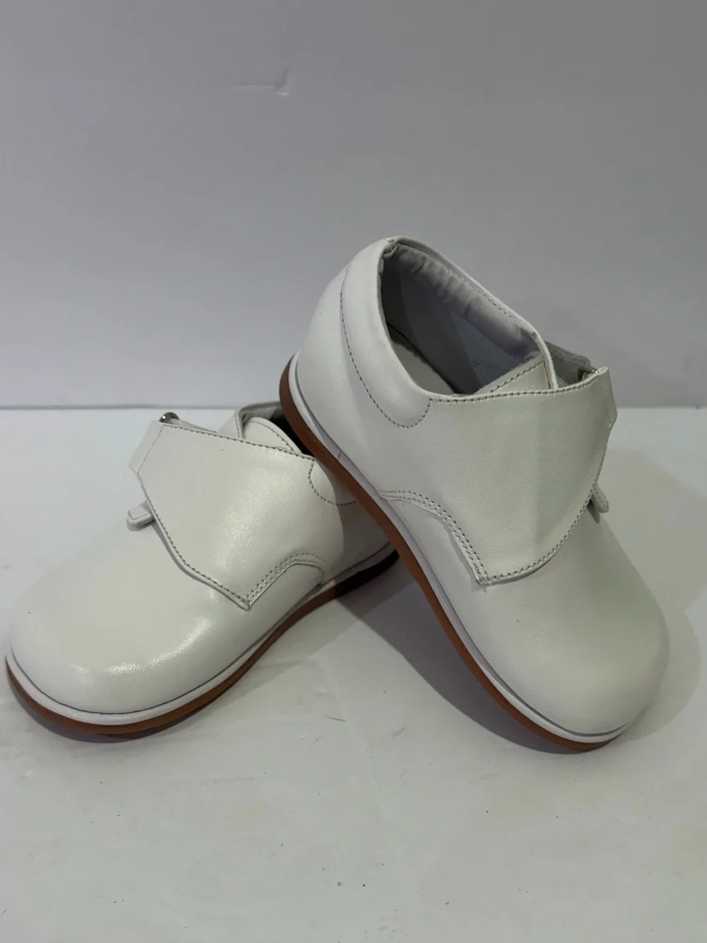 Karela Kids White Leather Shoes with Easy Closure 4 1/2 Toddler NWOT